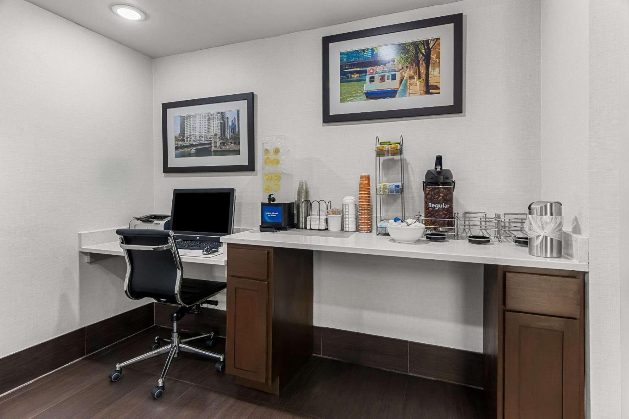 Comfort Inn & Suites Near Tinley Park Amphitheater מראה חיצוני תמונה